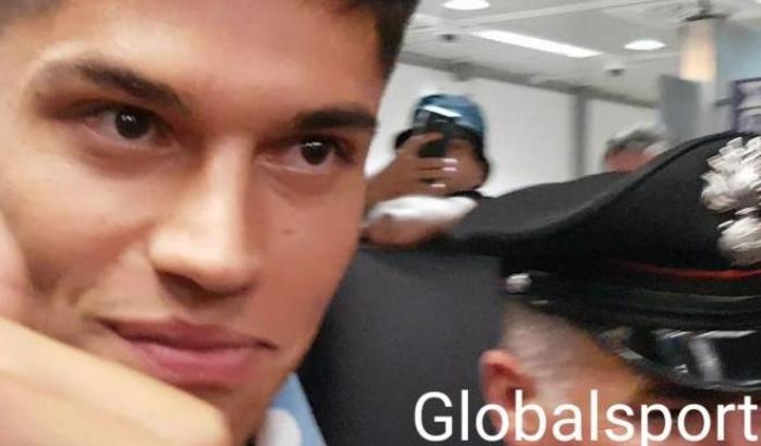 Lazio, Joaquin Correa sbarca a Fiumicino: gli scatti della redazione