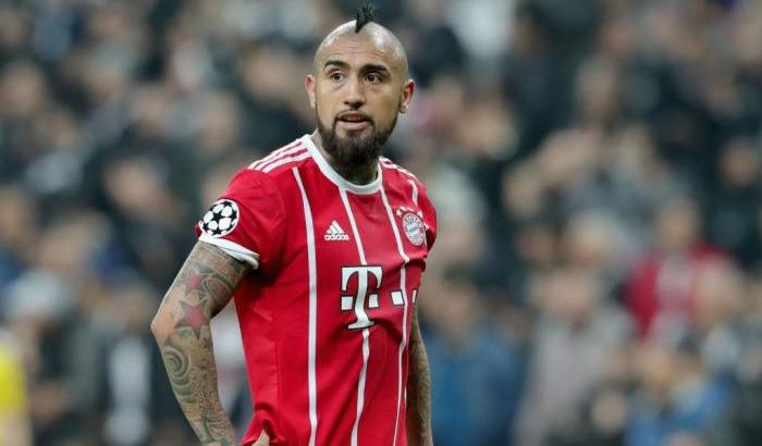 Vidal al Barcellona per le prossime tre stagioni, l'annuncio del club