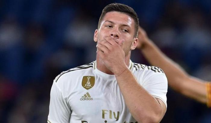 Real Madrid: Luka Jovic si è fratturato il piede allenandosi a casa