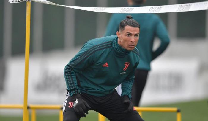 Juventus: Cristiano Ronaldo torna alla Continassa. Lo attendono i test fisici