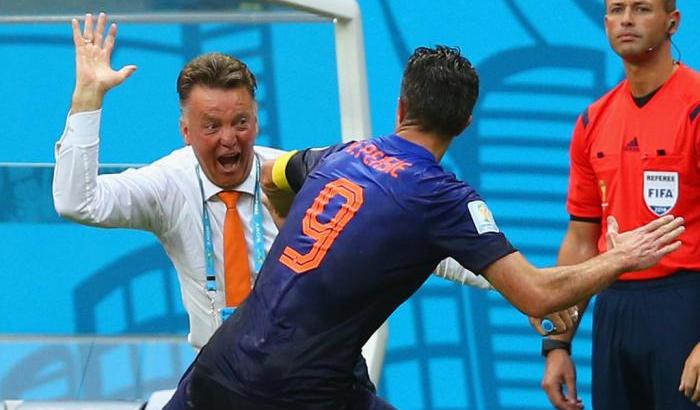 Van Persie: "Ai mondiali 2014 Van Gaal mi diede uno schiaffo"