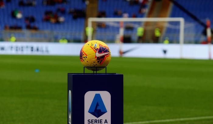 Serie A, crolla la Fiorentina, vincono Samp e Hellas, pari tra Milan e Spal