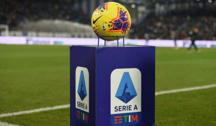 Se un calciatore è positivo, solo lui andrà in isolamento: così il campionato può proseguire