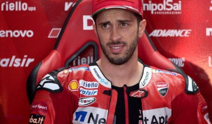 Infortunio alla spalla per Andrea Dovizioso durante una gara di motocross