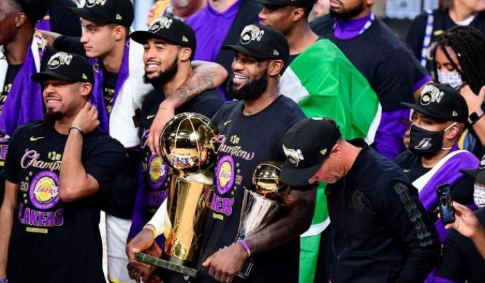 I Lakers di Lebron James sconfiggono gli Heat e diventano campioni Nba