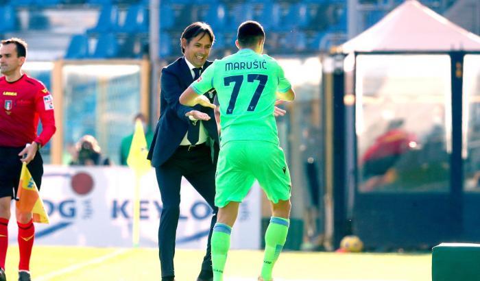 Le partite delle 15: vittoria corsara della Lazio a Bergamo, pari a Cagliari, sontuoso il Genoa