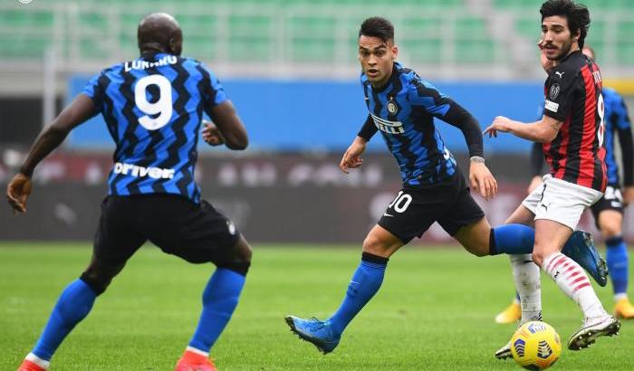 Milan-Inter 0-3: l’asse Lautaro-Lukaku annichilisce i rossoneri. Nerazzurri in testa e a +4