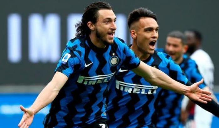 L'Inter vince 1-0 a San Siro contro il Cagliari e risponde al Milan