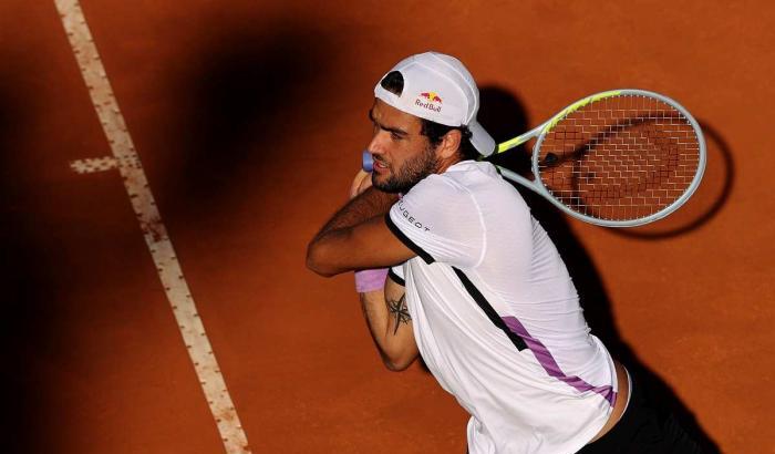 Berrettini eliminato da Tsitsipas agli ottavi degli Internazionali di Roma