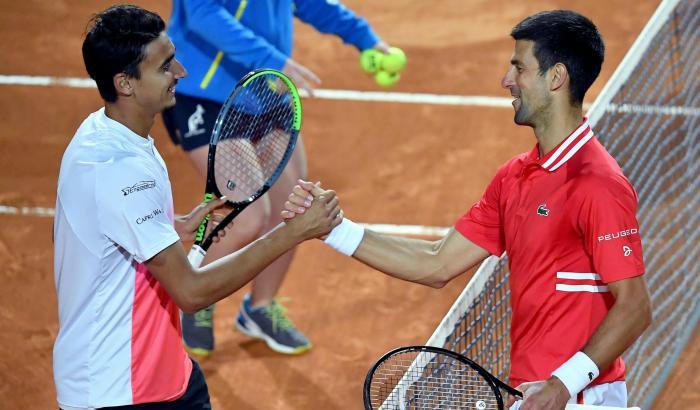 A Roma finisce in semifinale la cavalcata di Sonego: Djokovic approda in finale