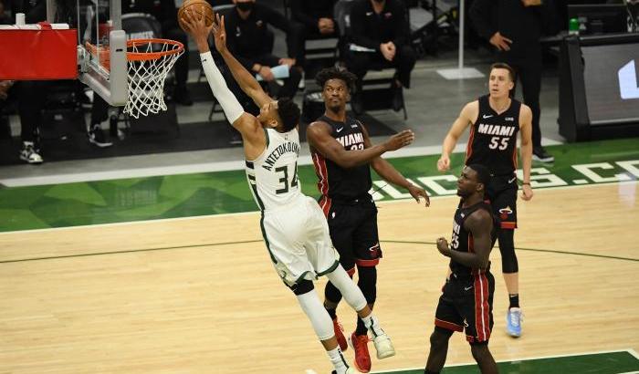 Al via le Gare 2 del primo turno di Playoff Nba: iniziano Milwuakee Bucks e Denver Nuggets che vincono in scioltezza