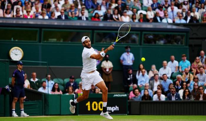 Berrettini entra nella storia: è il primo italiano in finale a Wimbledon, affronterà Djokovic