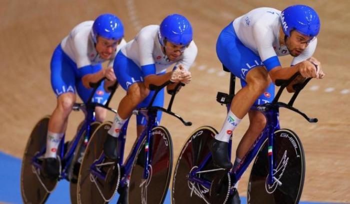 Vola forte il ciclismo su pista italiano, domani finale per l’oro contro la Danimarca