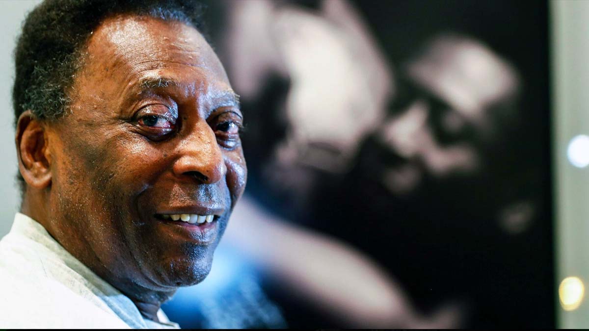 Pelè è uscito dall'ospedale, l'ex campione brasiliano soffre da tempo per un tumore al colon